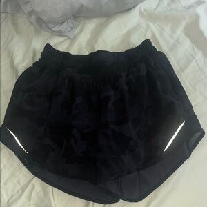 Lululemon Hotty Hot Short